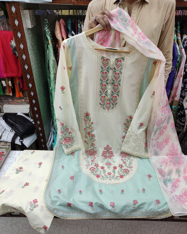Designer Three Piece | Embroidered - Zareesh Iconic | Premium Bareeze Lawn