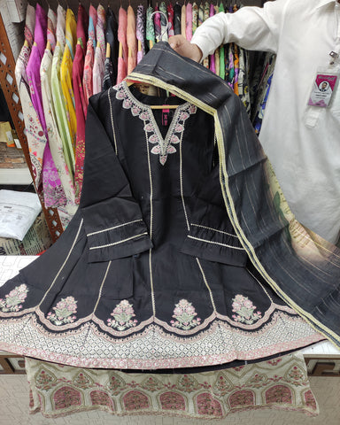 Designer Three Piece | Embroidered - Naqash-E-Zulekha | Premium Lawn
