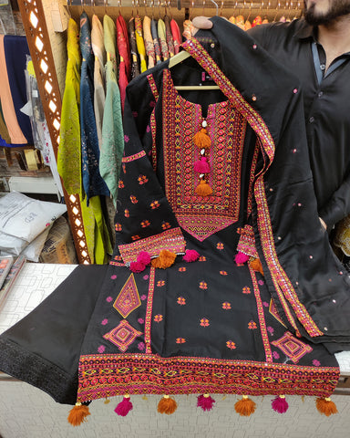 Designer Three Piece | Embroidered - Gulnaar | Premium Lawn