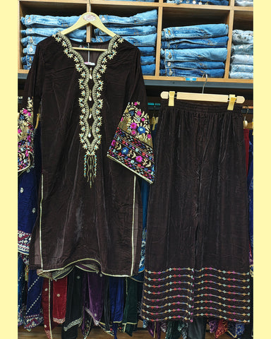 Makhmal-E-Shahi - Embroidered - Premium Velvet Micro 9000