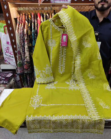 Designer Three Piece | Mahrosh | Premium Winter Cotton