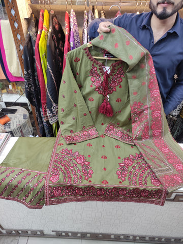 Designer Three Piece | Embroidered - Bint e Hawa | Premium Lawn