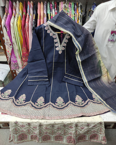 Designer Three Piece | Embroidered - Naqash-E-Zulekha | Premium Lawn