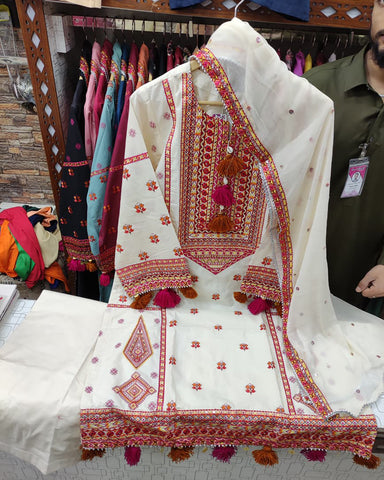 Designer Three Piece | Embroidered - Gulnaar | Premium Lawn