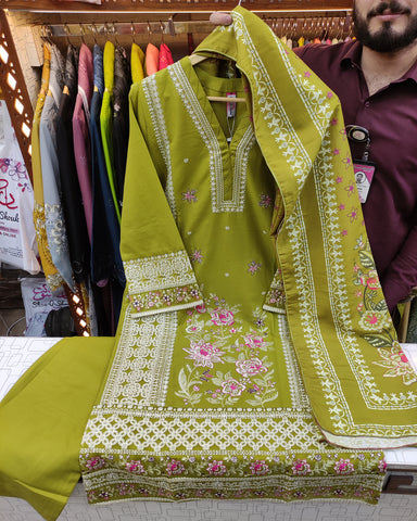 Designer Three Piece | Embroidered - Sundas | Winter Dhanak