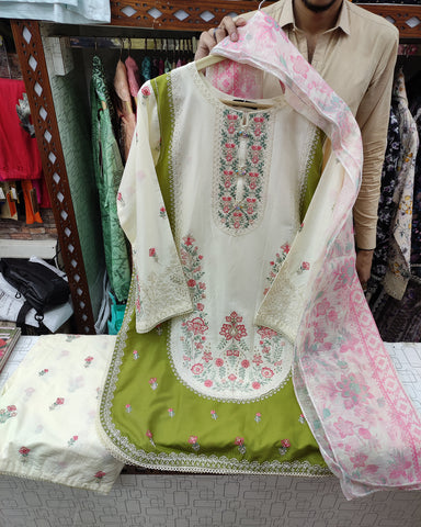 Designer Three Piece | Embroidered - Zareesh Iconic | Premium Bareeze Lawn