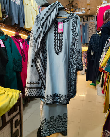Designer Three Piece | Embroidered - Luxury Virsa Iconic | Premium Lawn