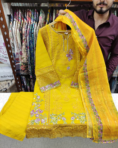 Designer Three Pieces | Phool Boota | Winter Self Khaddar