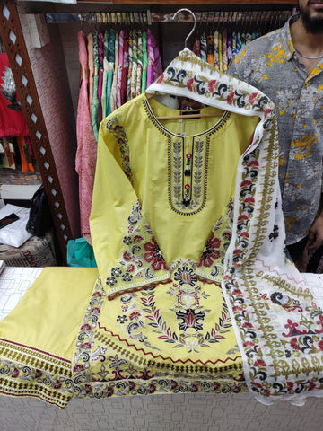 Designer Three Piece | Embroidered - Durefishan | Premium Lawn