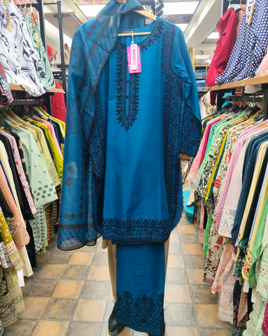 Designer Three Piece | Embroidered - Luxury Virsa Iconic | Premium Lawn